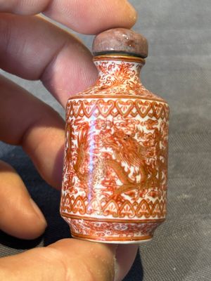 A group of six various Chinese snuff bottles, 19/20th C. — photo 20