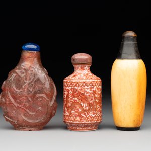 A group of six various Chinese snuff bottles, 19/20th C. — photo 2