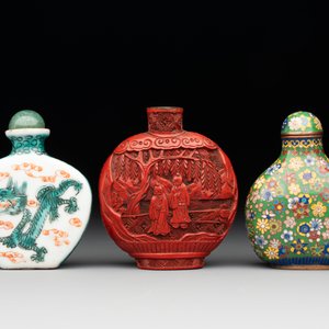 A group of six various Chinese snuff bottles, 19/20th C. — photo 6