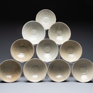 A group of ten Chinese celadon-glazed bowls with incised floral design from the Jepara shipwreck, Fujian kilns, Song — photo 1