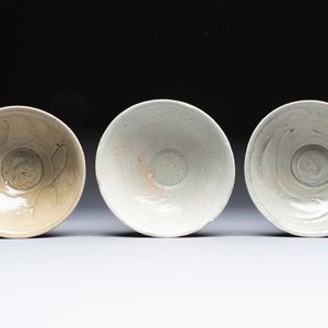 A group of ten Chinese celadon-glazed bowls with incised floral design from the Jepara shipwreck, Fujian kilns, Song — photo 5