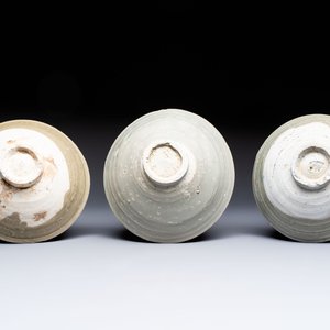 A group of ten Chinese celadon-glazed bowls with incised floral design from the Jepara shipwreck, Fujian kilns, Song — photo 6