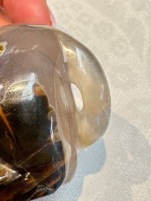A group of ten Chinese hardstone and cherry amber carvings, 20th C. — photo 17