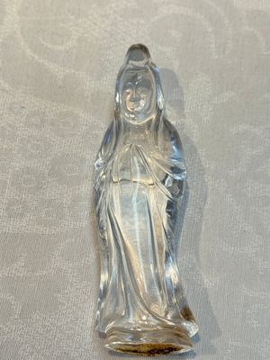 A group of ten Chinese hardstone and cherry amber carvings, 20th C. — photo 22