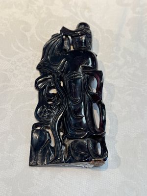 A group of ten Chinese hardstone and cherry amber carvings, 20th C. — photo 26