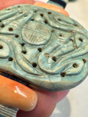 A group of ten Chinese hardstone and cherry amber carvings, 20th C. — photo 4