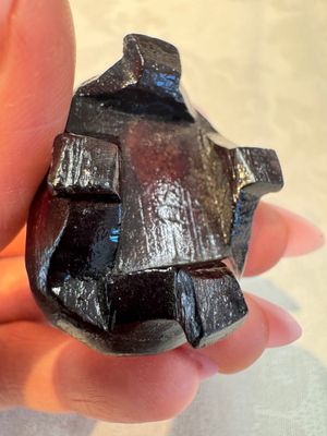 A group of ten Chinese hardstone and cherry amber carvings, 20th C. — photo 48