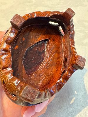 A group of ten Chinese hardstone and cherry amber carvings, 20th C. — photo 68