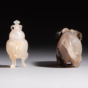 A group of ten Chinese hardstone and cherry amber carvings, 20th C. — photo 17