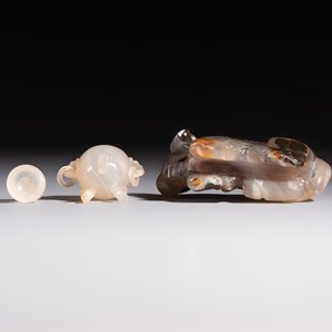 A group of ten Chinese hardstone and cherry amber carvings, 20th C. — photo 19