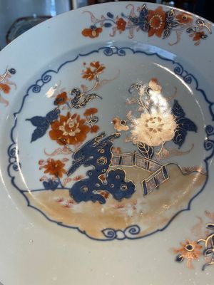 A group of thirteen Chinese blue, white and famille rose plates and a bowl, late Ming/early Qing — 照片 31
