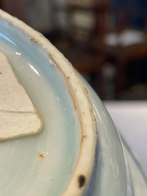 A group of thirteen Chinese blue, white and famille rose plates and a bowl, late Ming/early Qing — 照片 5