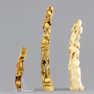 A group of various Chinese and Japanese carvings in soapstone, ivory and jadeite, 19th C. — photo 11