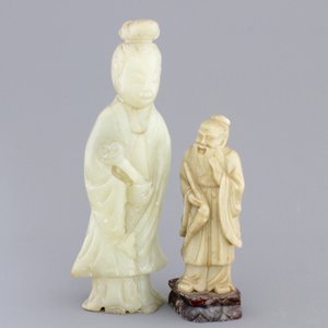 A group of various Chinese and Japanese carvings in soapstone, ivory and jadeite, 19th C. — photo 2