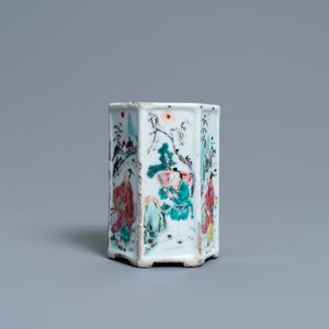 A hexagonal Chinese famille rose brush pot with figurative panels, Yongzheng — photo 4
