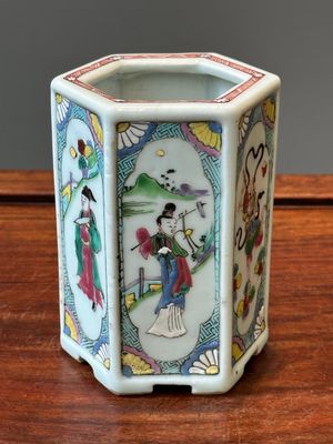 A hexagonal Chinese famille rose brush pot, Yongzheng — photo 2
