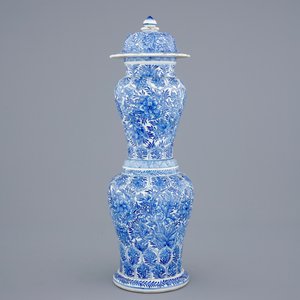 A highly unusual Chinese blue and white covered vase, Kangxi — photo 4
