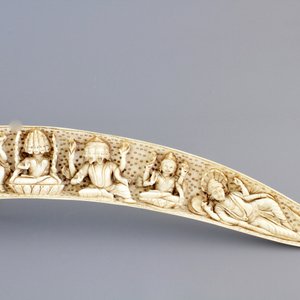 A highly unusual Indian carved open-folding ivory tusk, 19th C. — 照片 5
