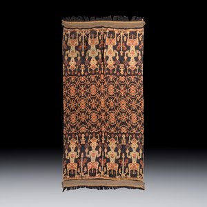 A hinggi shoulder cloth with warrior motifs and an Iban pua textile with human and animal motifs — photo 2