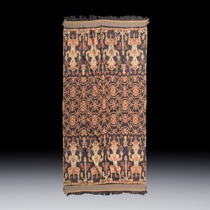 A hinggi shoulder cloth with warrior motifs and an Iban pua textile with human and animal motifs — photo 3