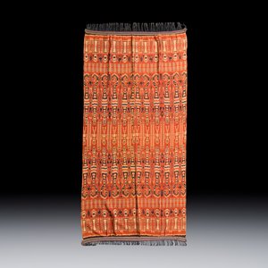 A hinggi shoulder cloth with warrior motifs and an Iban pua textile with human and animal motifs — photo 4