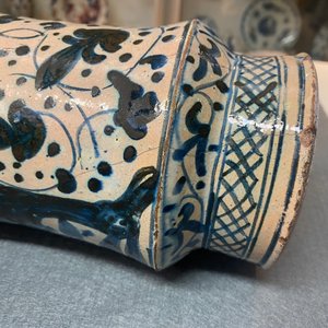 A Hispano-Moresque blue and white albarello with a deer, Paterna or Manises, Spain, mid 15th C. — 照片 8