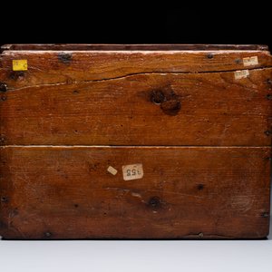 A Hispano-Moresque bone-inlaid wooden chest, Spain, 16/17th C. — photo 9