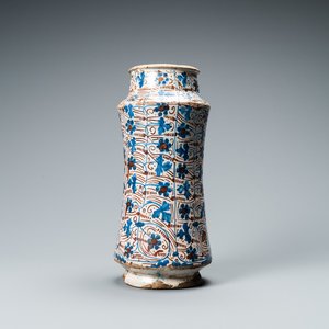 A Hispano-Moresque luster-glazed albarello, Manises, Spain, 3rd quarter 15th C. — photo 1