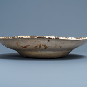 A Hispano-Moresque luster-glazed dish, Manises, Spain, 1st half 16th C. — photo 3
