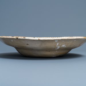 A Hispano-Moresque luster-glazed dish, Manises, Spain, 1st half 16th C. — photo 4