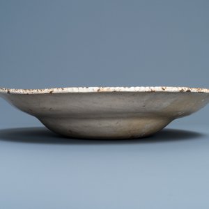 A Hispano-Moresque luster-glazed dish, Manises, Spain, 1st half 16th C. — photo 5