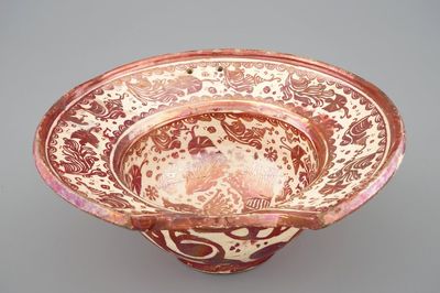 A Hispano Moresque lusterware shaving bowl, Spain, ca. 1600