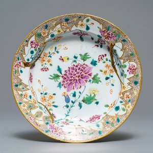 A Holitsch faience famille rose-style chinoiserie plate, Hungary, 18th C. — 照片 1