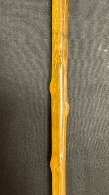 A honey-brown rhinoceros horn swagger stick with a gilt-copper knob — 照片 10