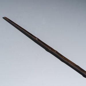 A honey-brown rhinoceros horn swagger stick with a gilt-copper knob — 照片 2