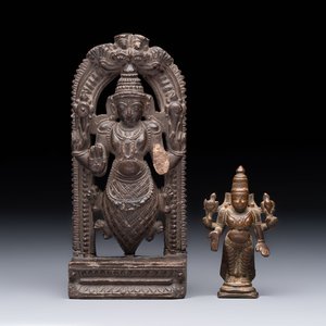 A Indian soapstone figure of Vishnu and a small bronze figure of Vishnu, 18/19th C. — 照片 1