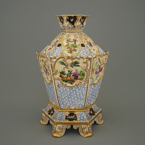 A Jacob Petit porcelain pot-pourri vase, Paris, ca. 1835 — photo 3