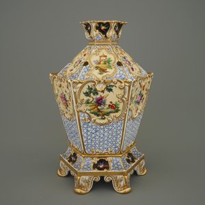 A Jacob Petit porcelain pot-pourri vase, Paris, ca. 1835 — photo 5