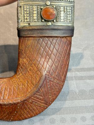 A jambiya-style dagger or 'Asib' with horn hilt and silver-plated mounts, Yemen, 19th C. — 照片 10