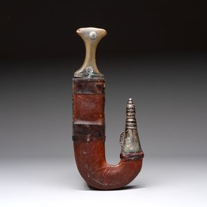 A jambiya-style dagger or 'Asib' with horn hilt and silver-plated mounts, Yemen, 19th C. — 照片 2