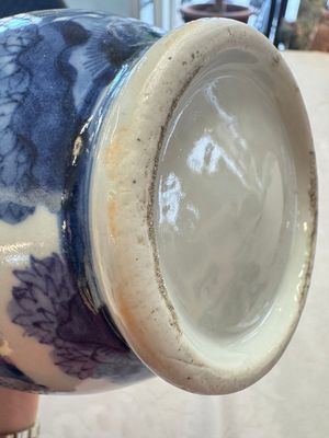 A Japanese Arita blue and white jug and a pair of plates, Edo, 17th C. — 照片 15
