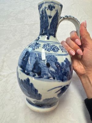 A Japanese Arita blue and white jug and a pair of plates, Edo, 17th C. — 照片 2