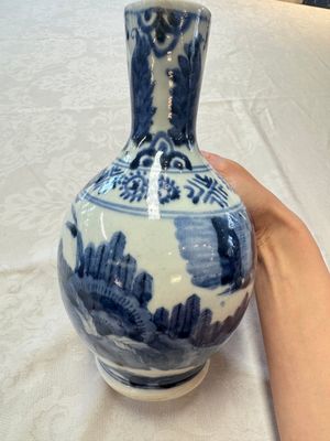 A Japanese Arita blue and white jug and a pair of plates, Edo, 17th C. — 照片 3