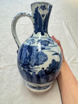A Japanese Arita blue and white jug and a pair of plates, Edo, 17th C. — 照片 4