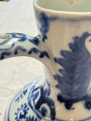 A Japanese Arita blue and white jug and a pair of plates, Edo, 17th C. — 照片 9