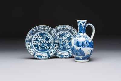 A Japanese Arita blue and white jug and a pair of plates, Edo, 17th C.