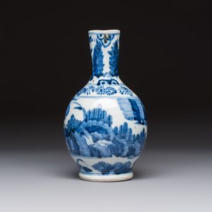 A Japanese Arita blue and white jug and a pair of plates, Edo, 17th C. — 照片 7