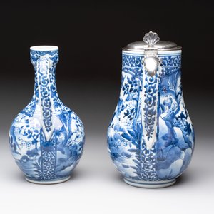 A Japanese Arita blue and white jug and a silver-mounted tankard, Edo, 17/18th C. — 照片 3