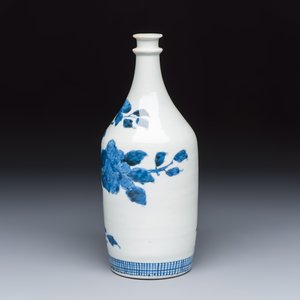 A Japanese Arita blue and white 'Peony' sake bottle — photo 2