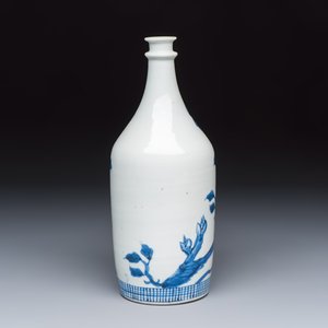 A Japanese Arita blue and white 'Peony' sake bottle — photo 3